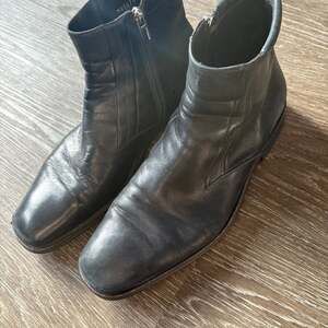 Bruno Magli Vintage leather zip boots